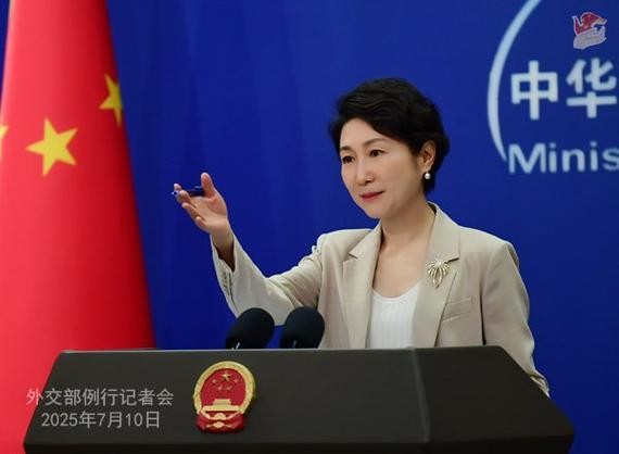 中国外交部坚决捍卫国家利益与多边贸易体系，应对美方威胁的立场